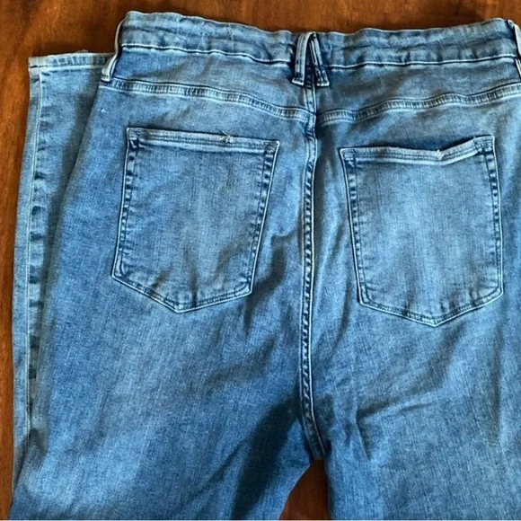 Good American Good Waist Jeans - Picture 3 of 4